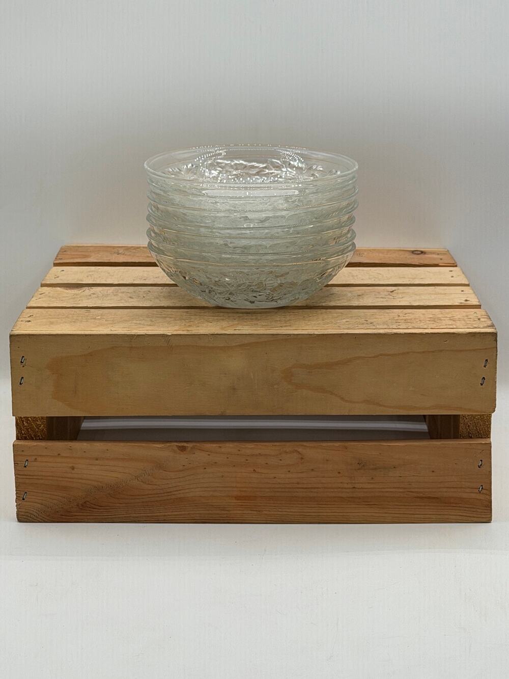 Vintage Clear Pressed Glass Dessert Bowls- Set of 7 Frosted Poinsettia-5.5 Inch⁠